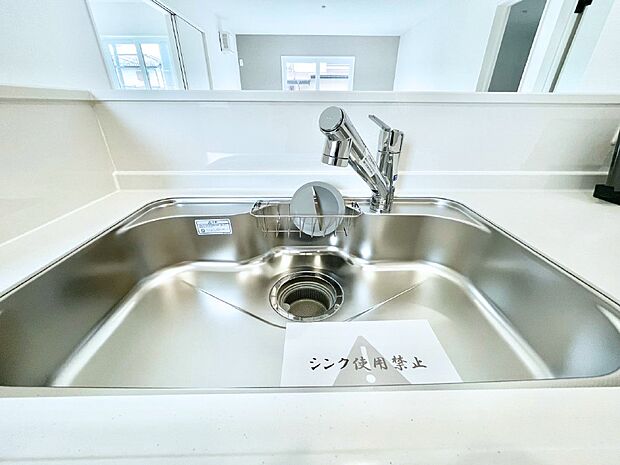 いつでも清潔なおいしいお水を。一つの水栓で水道水と浄水を使い分け。