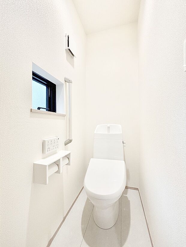 トイレは安心の2箇所!朝のバタバタも一安心です。