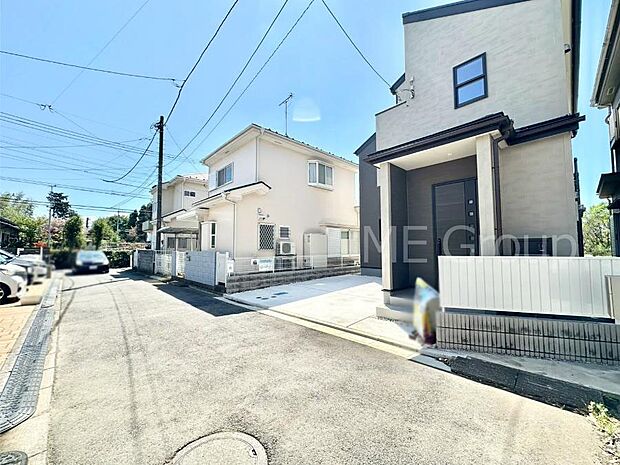 前面道路はきちんと整備されています