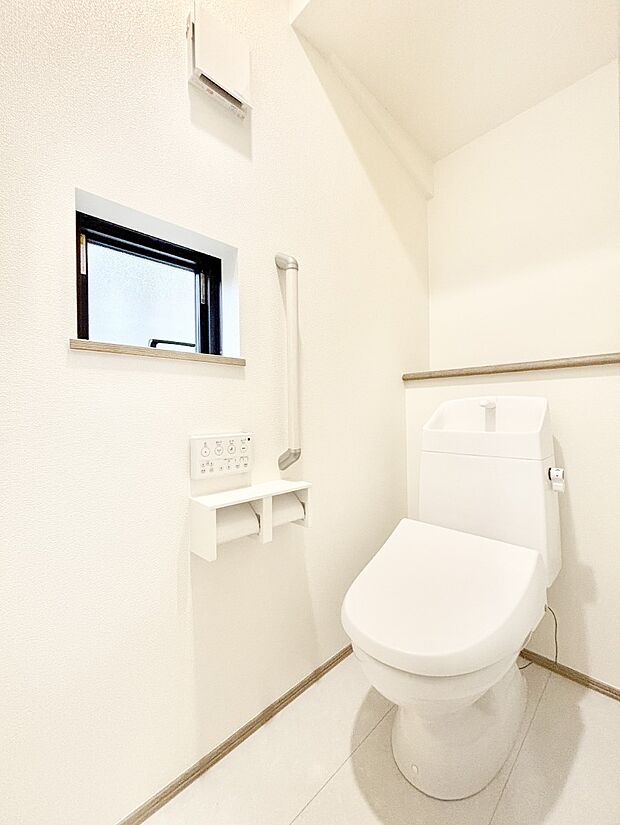 トイレは安心の2箇所!朝のバタバタも一安心です。