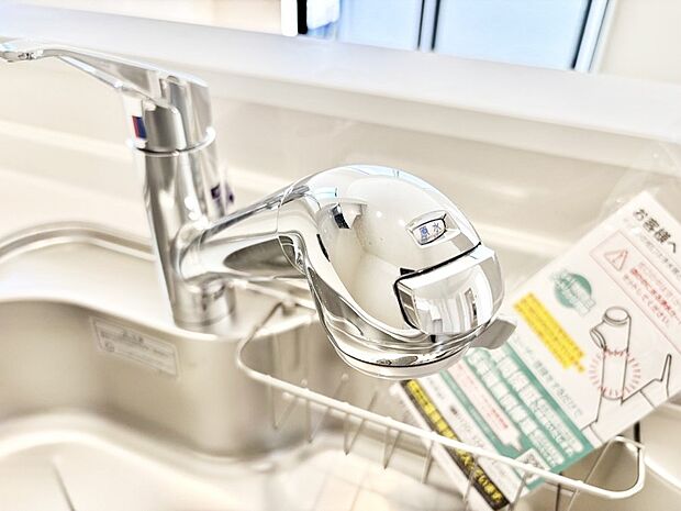 いつでも清潔なおいしいお水を。一つの水栓で水道水と浄水を使い分け。