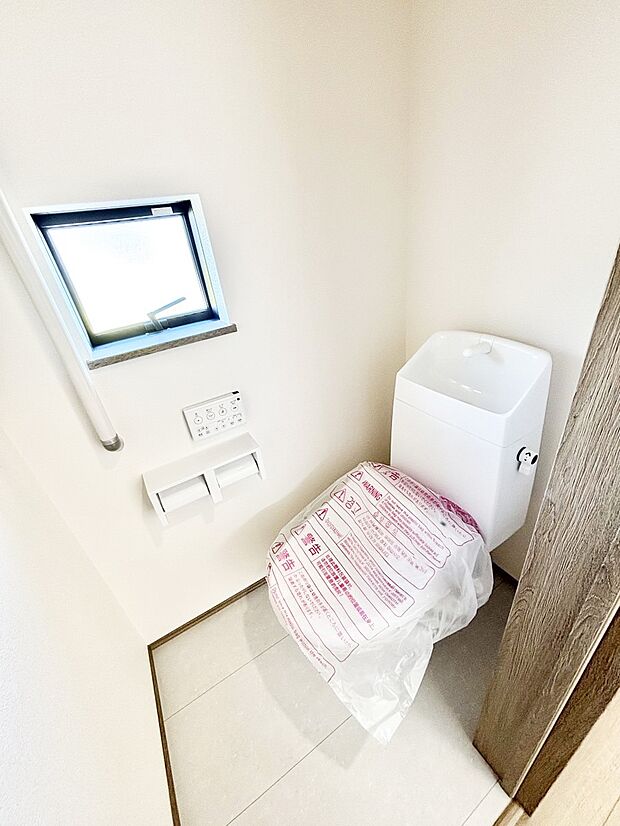 トイレは温水洗浄機能付き