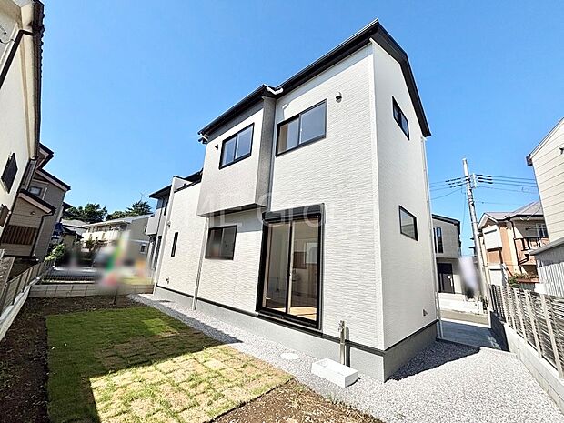たっぷりの陽光と心地よい風が舞い込む住まい