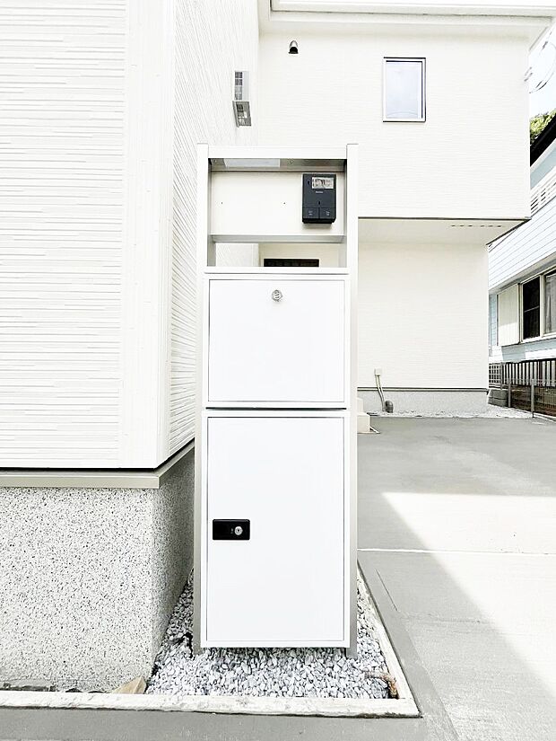 表札・インターホン・ポストをひとつに集約