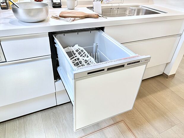 面倒なお片づけは食洗機にお任せ！家事の負担が減って、時間にも気持ちにもゆとりができます。