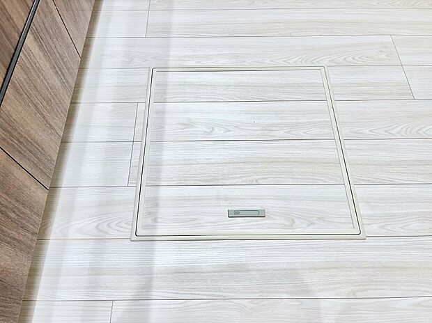床下収納付き!日用品・非常用品の収納にも大活躍。