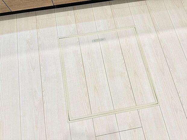 床下収納付き!日用品・非常用品の収納にも大活躍。