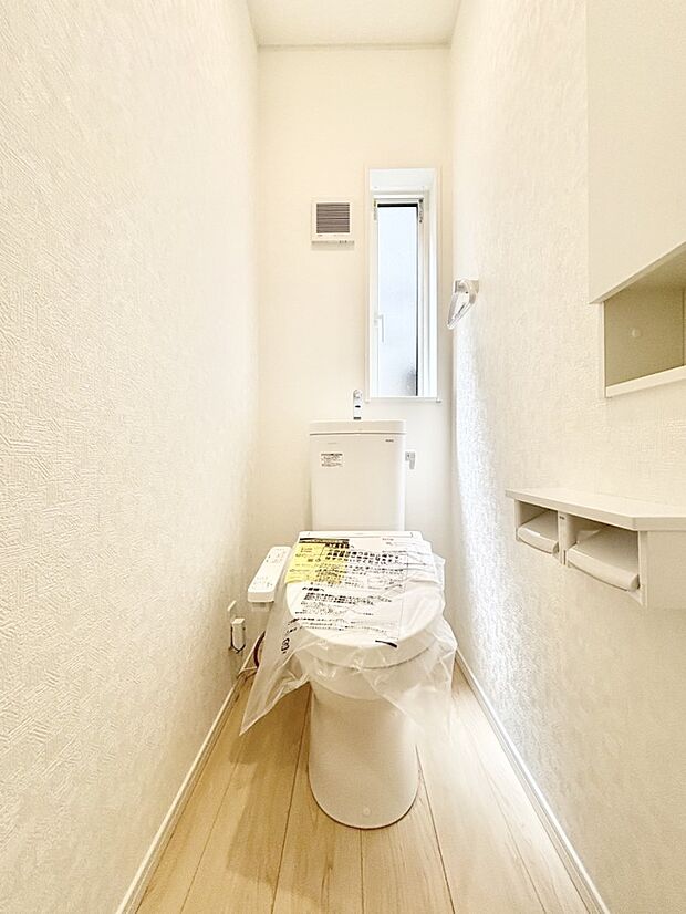 トイレは安心の2箇所！朝のバタバタも一安心です。 