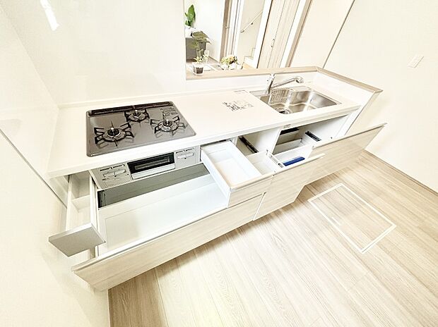 使いやすさを優先したスライド式収納タイプ!