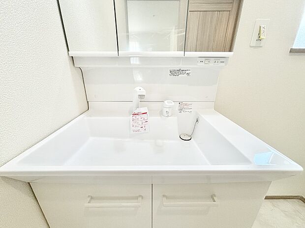 ハンドシャワー付き!使いやすい洗面台。
