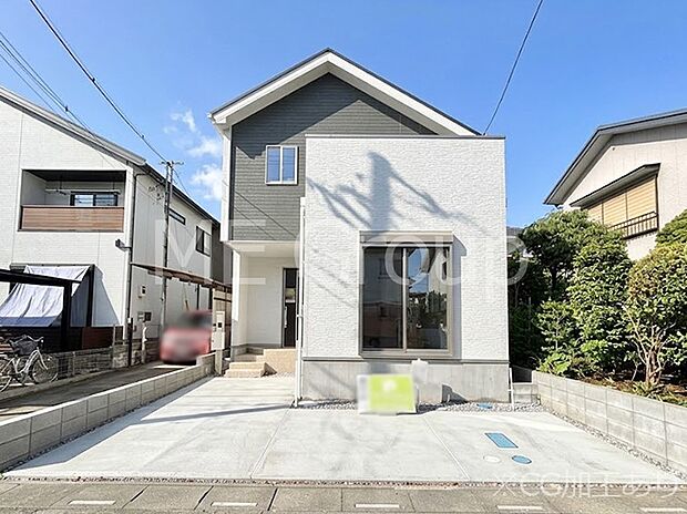 たっぷりの陽光と開放感に包まれる明るい住まい  