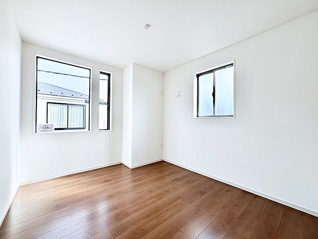 3階5帖の洋室。どんなお部屋にするかとっても楽しみですね!
