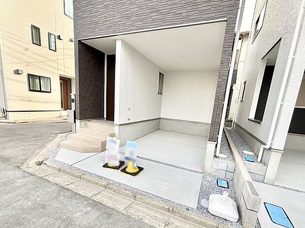 ビルトインタイプは大切なお車を傷や汚れから守ることができます。