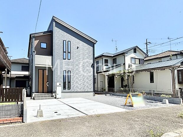 洗練された外観、上質な住空間が広がる室内は永く安心して過ごせる住居です。