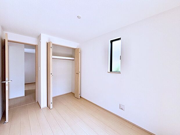 子供部屋にもおすすめな収納スペースたっぷりの居室