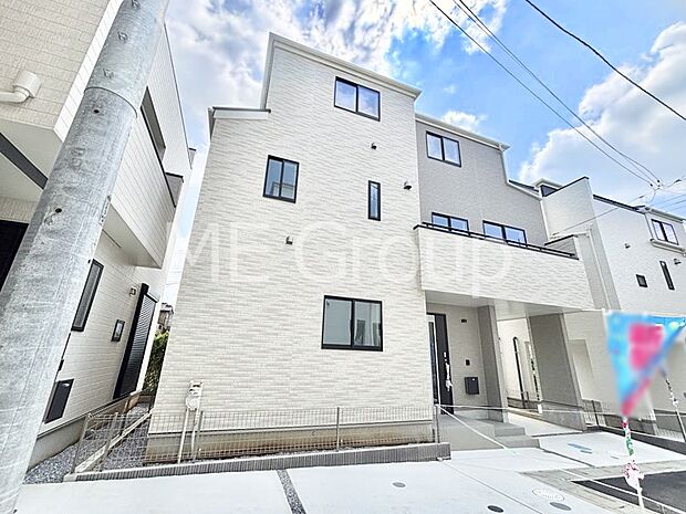 洗練された外観、上質な住空間が広がる室内は永く安心して過ごせる住居です。