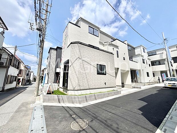 角地なので日当たりも良く、お家が堂々として見えます。