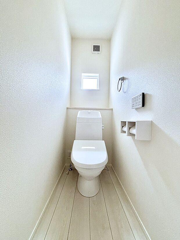 トイレは1階と2階それぞれに配置されていてとても便利です。 