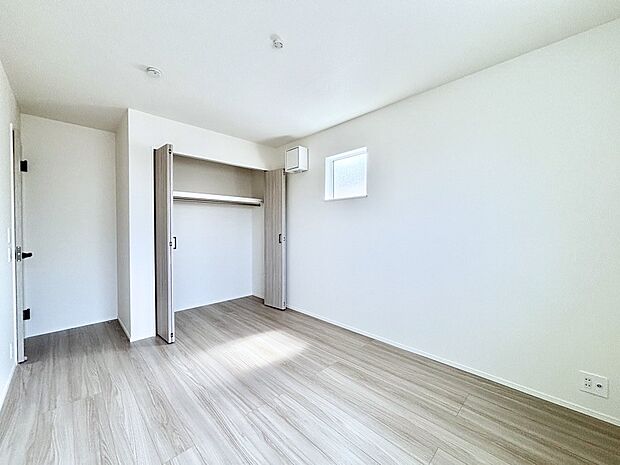子供部屋にもおすすめな収納スペースたっぷりの居室