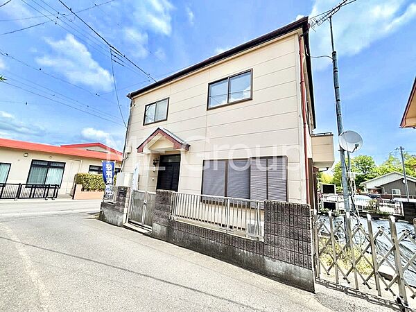 洗練された外観、上質な住空間が広がる室内は永く安心して過ごせる住居です。