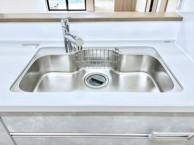 いつでも清潔なおいしいお水を。一つの水栓で水道水と浄水を使い分け。