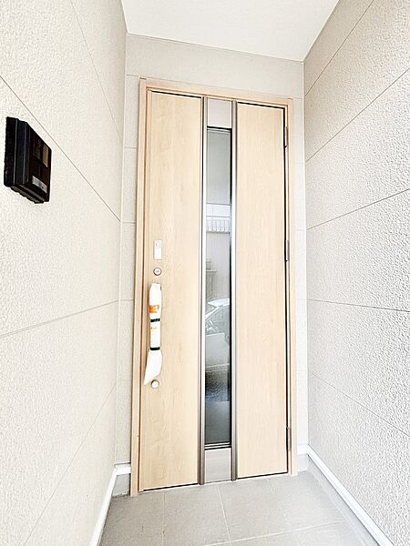 大切な家族、来客を出迎える玄関。