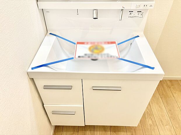 ハンドシャワー付き!使いやすい洗面台。