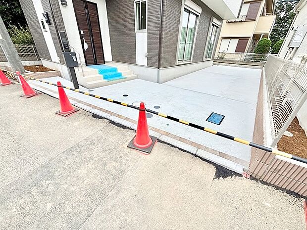 駐車2台可能！急なお客様の駐車に。また、ご家族の自転車スペースとしても大活躍。