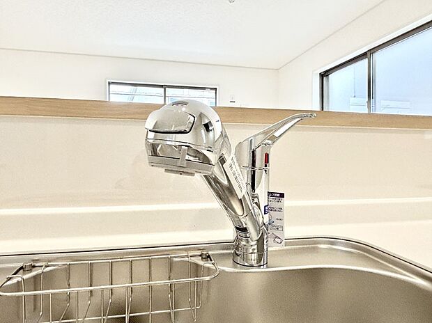 いつでも清潔なおいしいお水を。一つの水栓で水道水と浄水を使い分け。