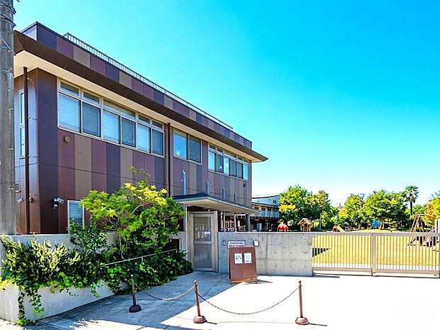 幼稚園・保育園 400m 幼稚園型認定こども園 足立みどり幼稚園