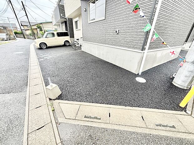 目の前が駐車場だと雨の日も大量にお買い物をした時も便利ですね