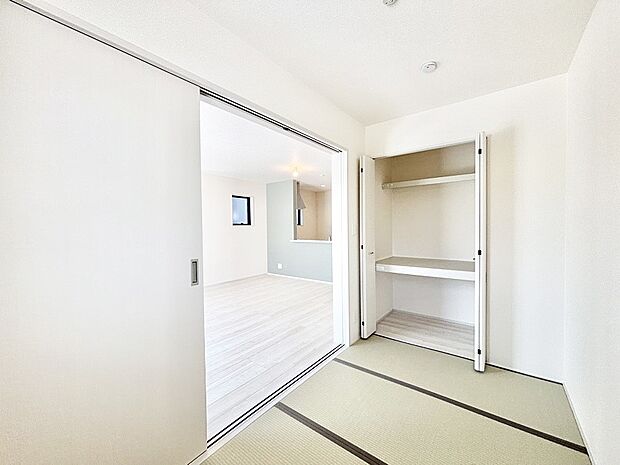 リビング隣接の和室は毎日の暮らしに癒しと安らぎをもたらしてくれます    