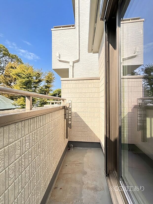 ゆったりバルコニーだから沢山お洗濯ものを干せます。