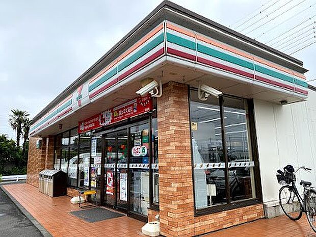 コンビニ 500m セブン-イレブン 越谷谷中町4丁目店