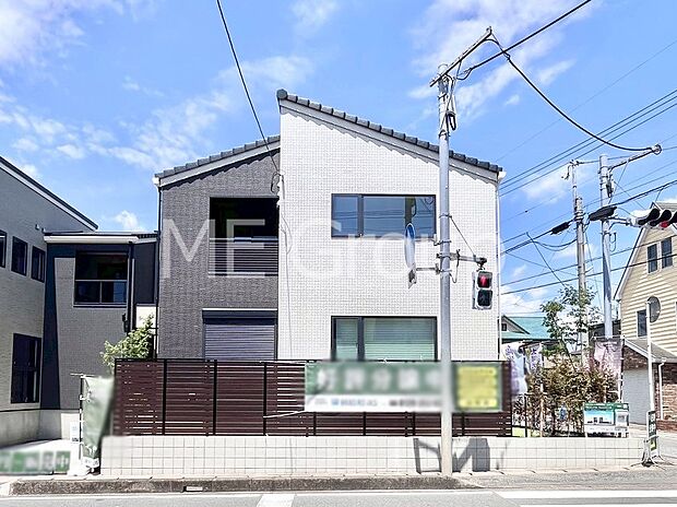 洗練された外観、上質な住空間が広がる室内は永く安心して過ごせる住居です。 