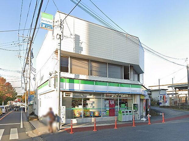 コンビニ 700m ファミリーマート運河駅西口店