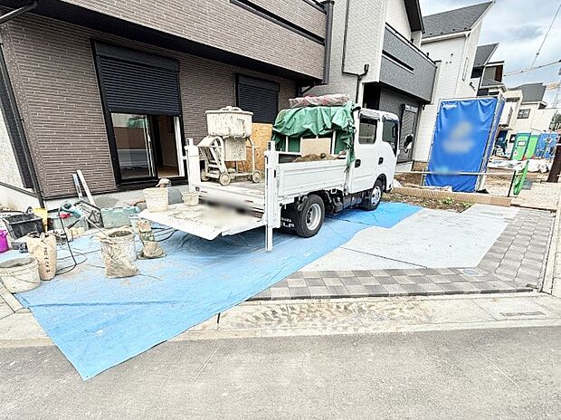 駐車2台可能!急なお客様の駐車に。また、ご家族の自転車スペースとしても大活躍。