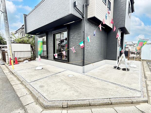 駐車2台可能！急なお客様の駐車に。また、ご家族の自転車スペースとしても大活躍。