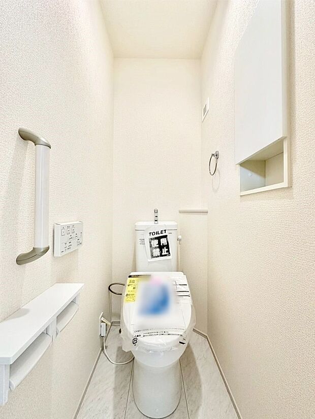 毎日を快適に!清潔感あるシャワートイレ。