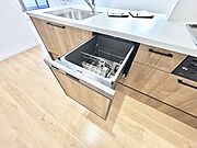 面倒なお片づけは食洗機にお任せ！家事の負担が減って、時間にも気持ちにもゆとりができます。