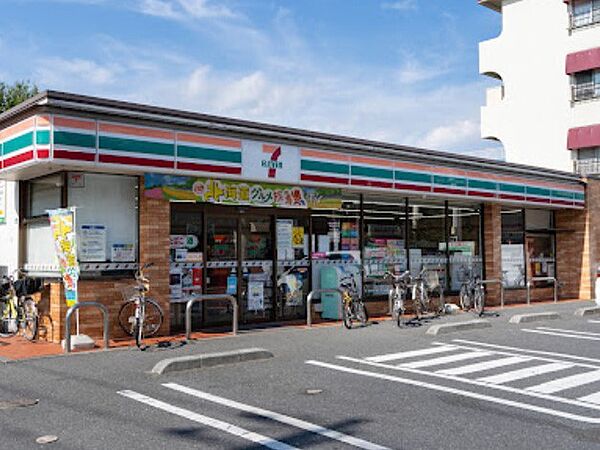 コンビニ 300m セブン-イレブン 板橋蓮根2丁目店