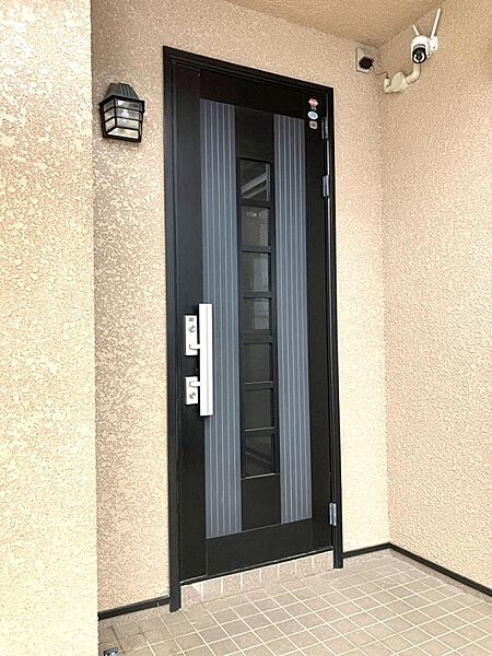大切な家族、来客を出迎える玄関。