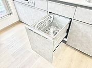 面倒なお片づけは食洗機にお任せ！家事の負担が減って、時間にも気持ちにもゆとりができます。