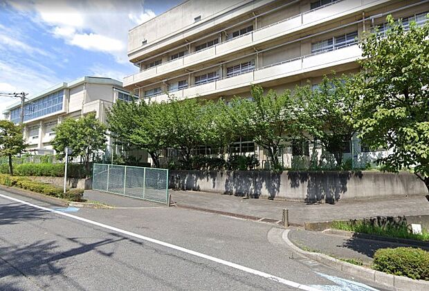 中学校 600m さいたま市立尾間木中学校