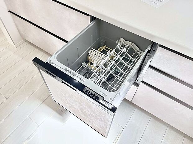 面倒なお片づけは食洗機にお任せ!家事の負担が減って、時間にも気持ちにもゆとりができます。