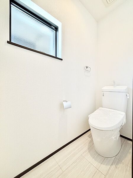 トイレは安心の2箇所！朝のバタバタも一安心です。