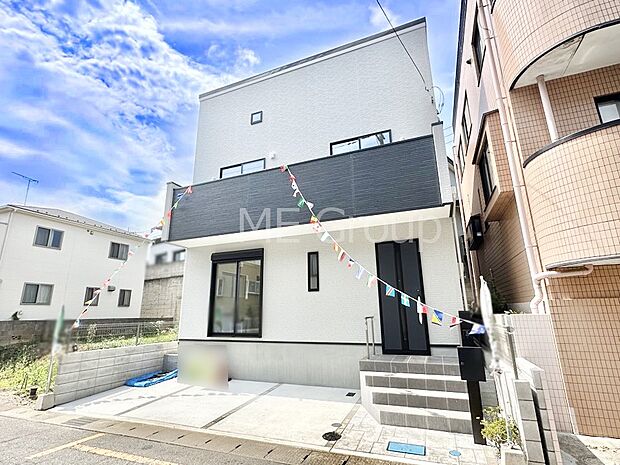 洗練された外観、上質な住空間が広がる室内は永く安心して過ごせる住居です。