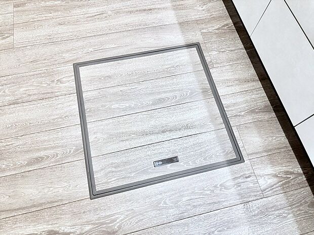 床下収納付き!日用品・非常用品の収納にも大活躍。