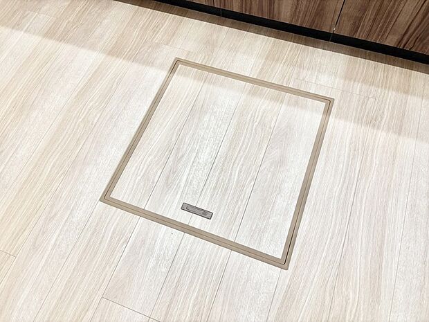 床下収納付き!日用品・非常用品の収納にも大活躍。