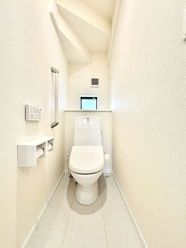 トイレは1階と2階それぞれに配置されていてとても便利です。